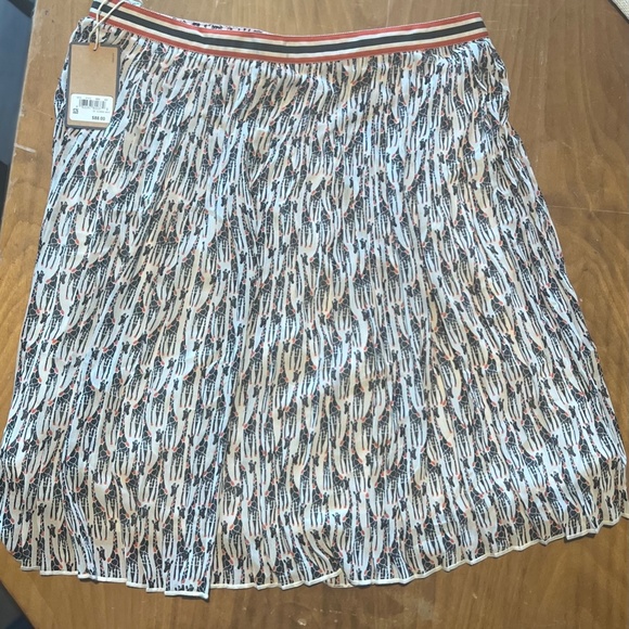 (Brand-GH Bass & Co) Giraffe print skirt - Picture 3 of 5